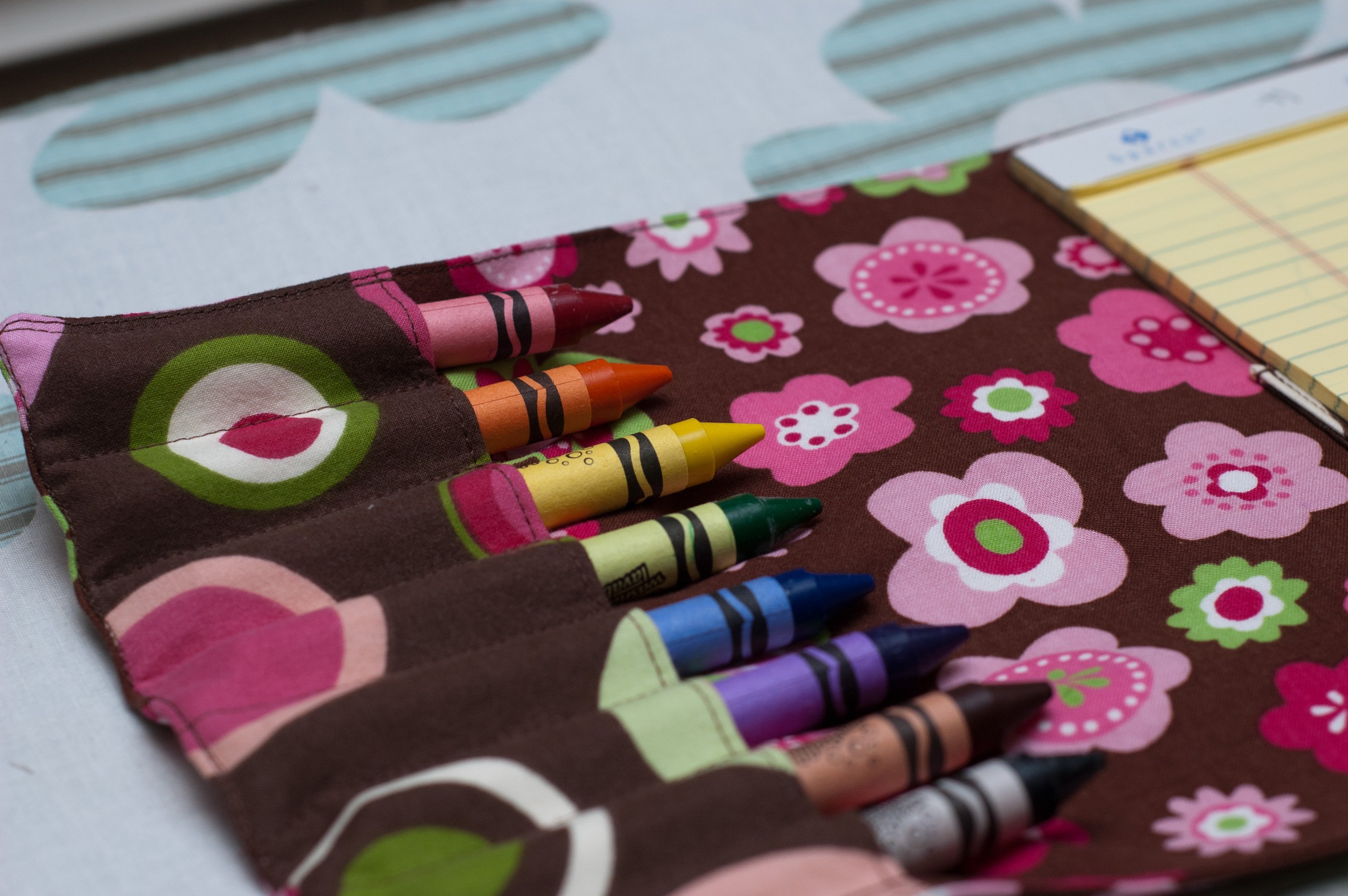 Download Crayon and Notebook Holder - Sewing Novice